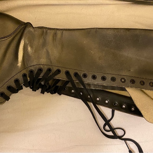 20 hole  The Original Doc Martin Silver boots UK 5 US mens 6 US womens 7 - Picture 5 of 13